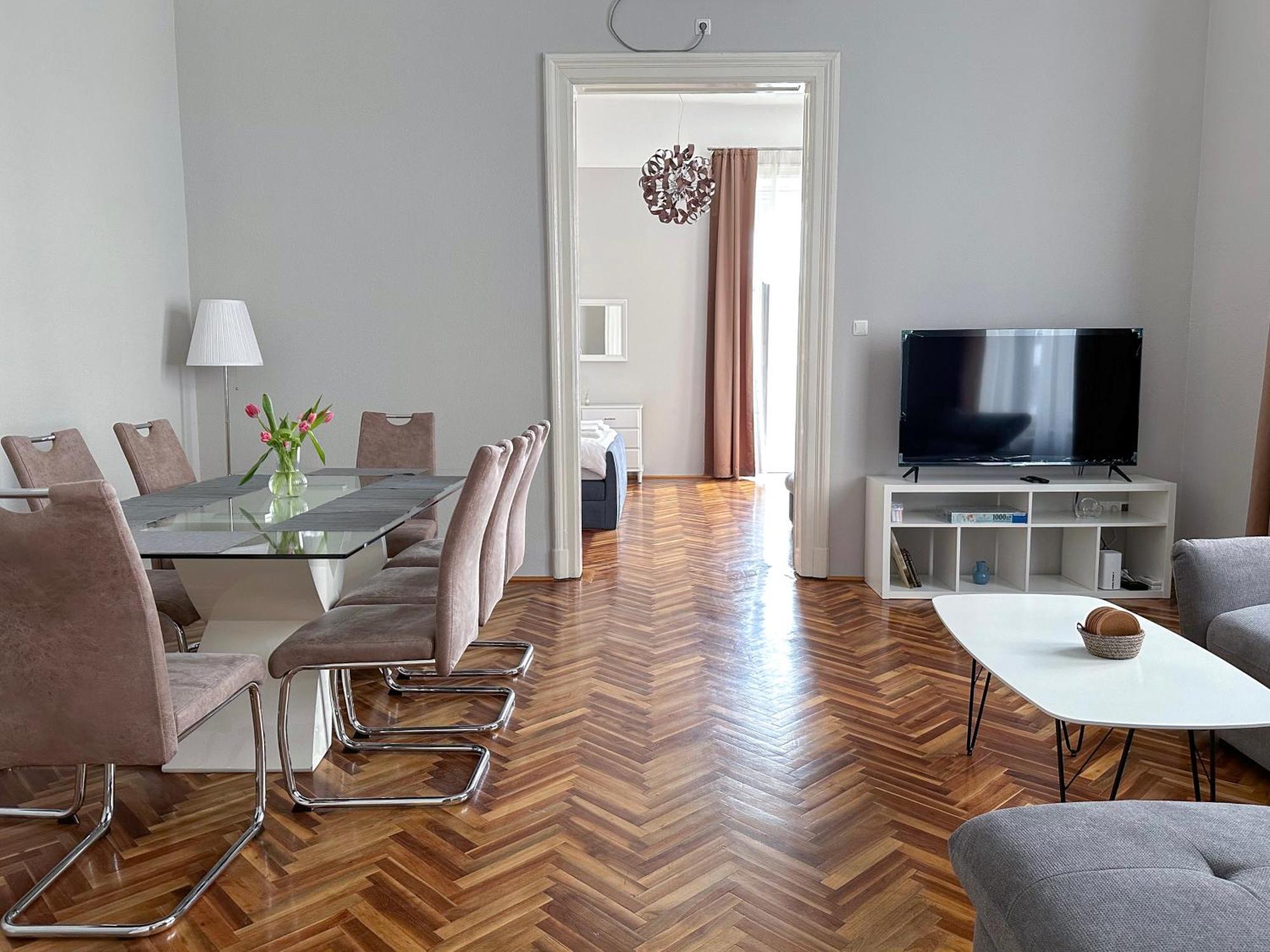 Sunny Castle Apartment บูดาเปสต์ ภายนอก รูปภาพ